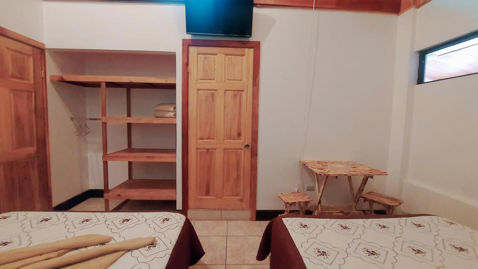 Alisson Hotel Y Restaurant モンテベルデ エクステリア 写真