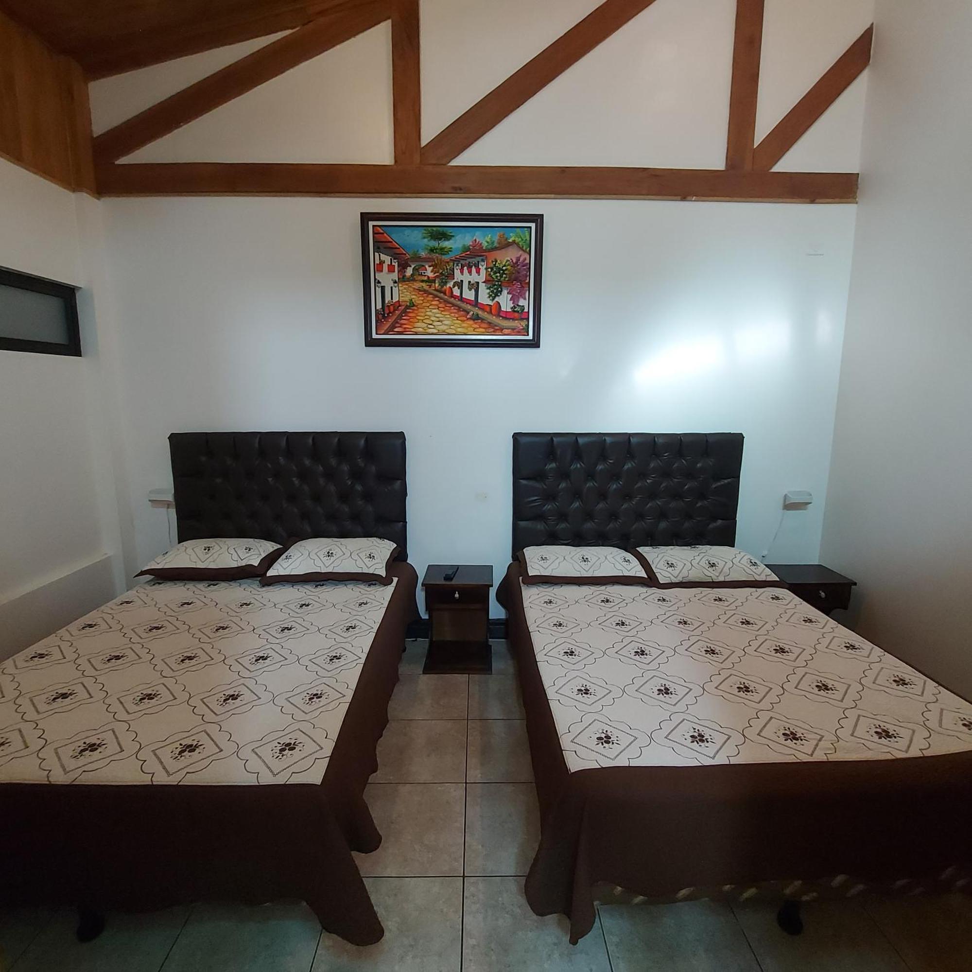 Alisson Hotel Y Restaurant モンテベルデ エクステリア 写真